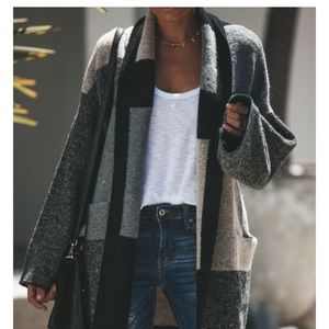 Vici Colorblock sweater